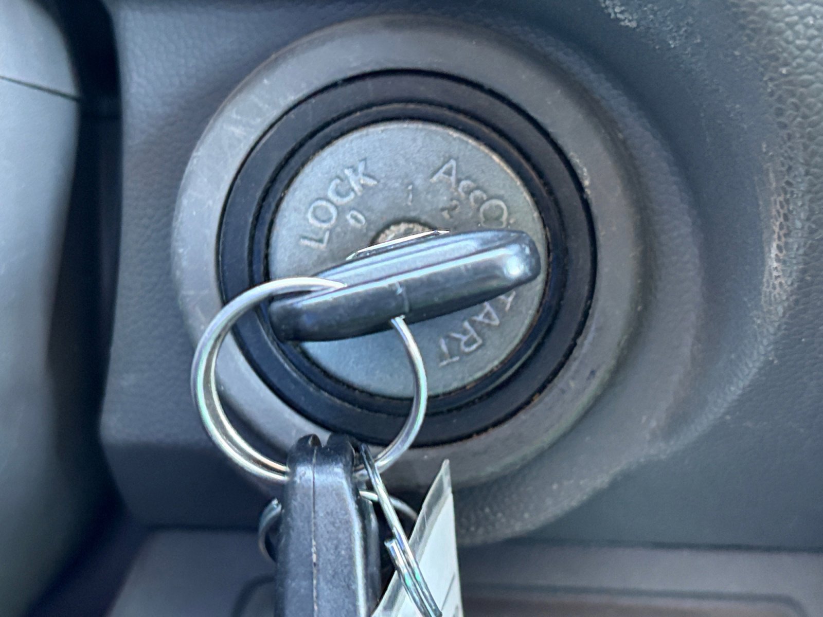 Used 2017 Nissan Frontier SV w/ SV Value Truck Package AWD/4WD image 20