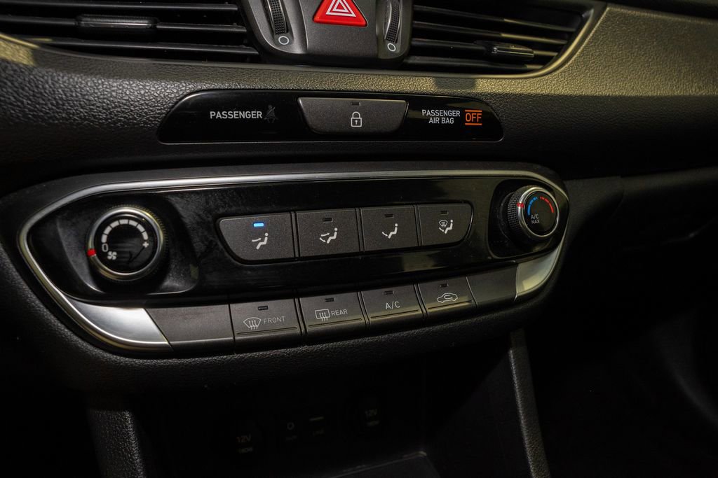 Used 2018 Hyundai Elantra GT image 13