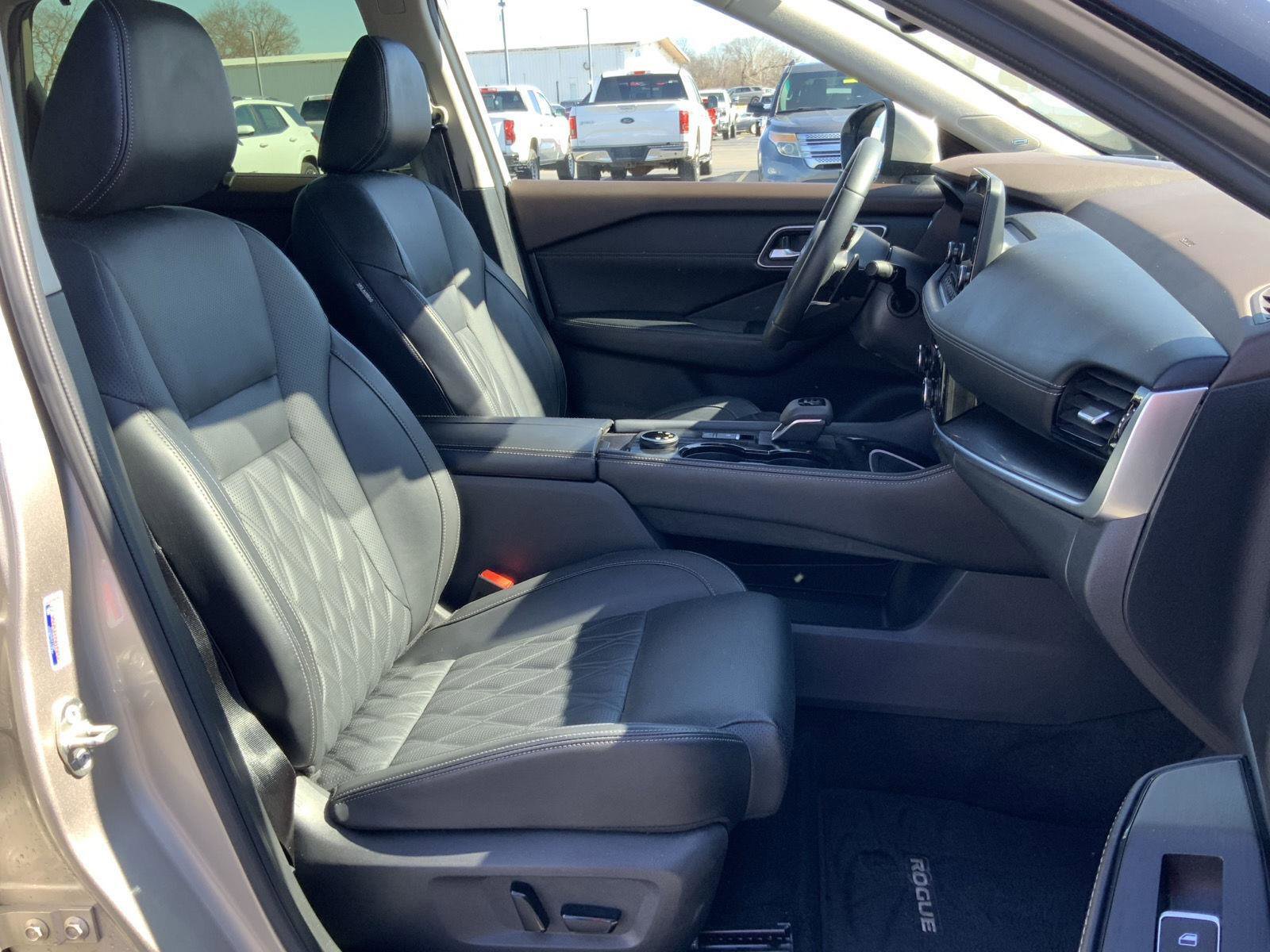 Used 2023 Nissan Rogue Platinum image 57