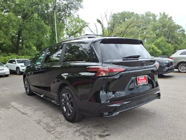 Certified 2025 Toyota Sienna XSE w/ XSE Plus Package AWD/4WD image 5