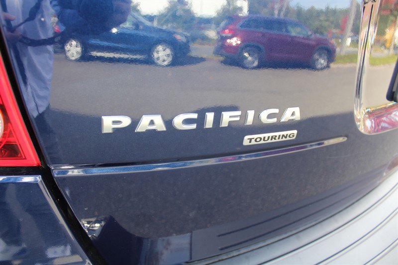 Used 2005 Chrysler Pacifica Touring image 32