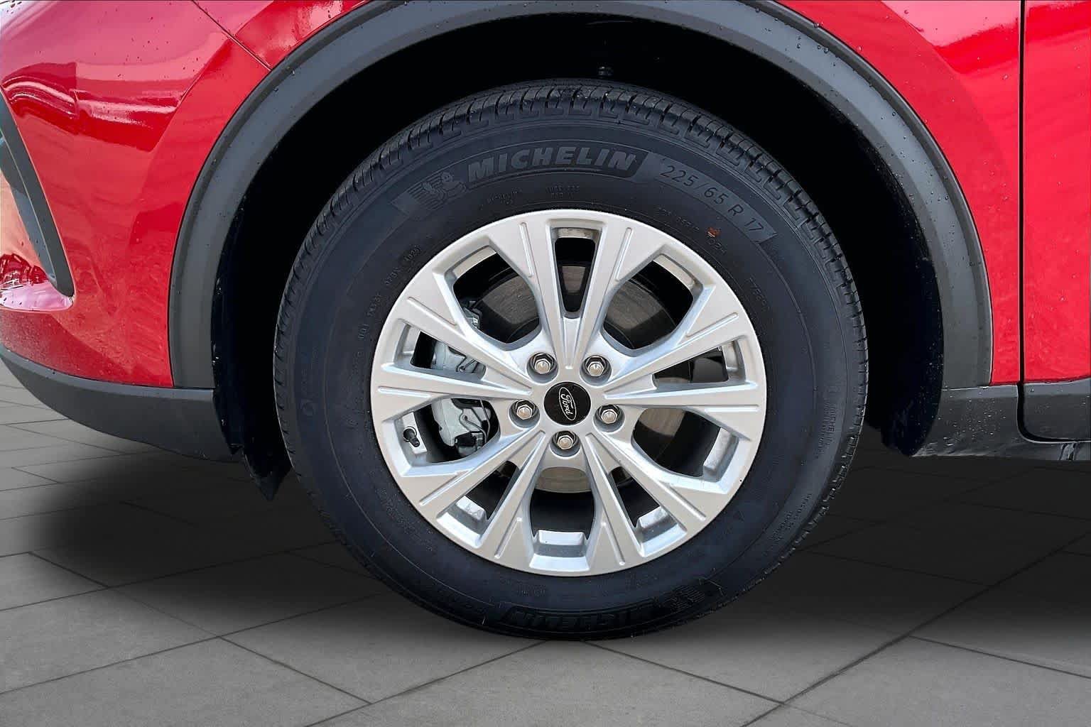 Used 2026 Ford Escape Active w/ Cold Weather Package FWD image 10