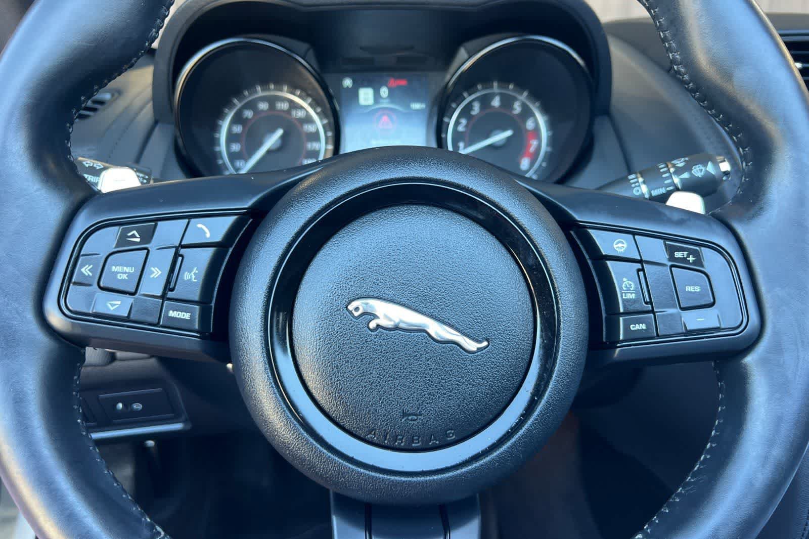 Used 2020 Jaguar F-TYPE Convertible RWD image 30