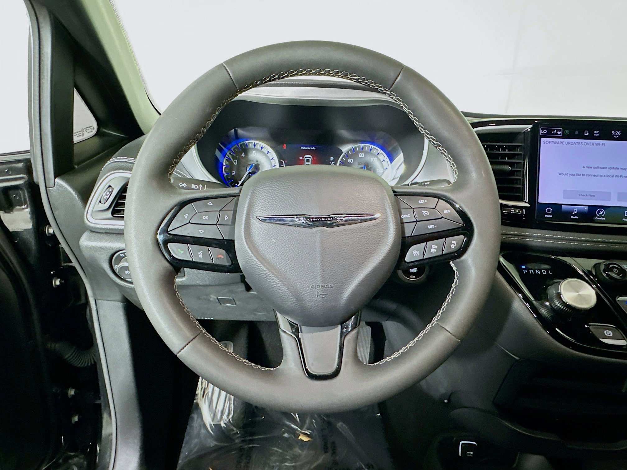 Used 2023 Chrysler Pacifica Touring-L w/ S Appearance Package FWD image 15