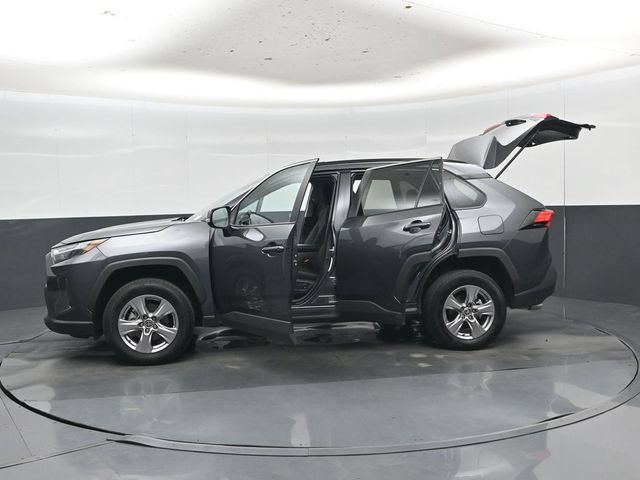 Used 2025 Toyota RAV4 XLE AWD/4WD image 56