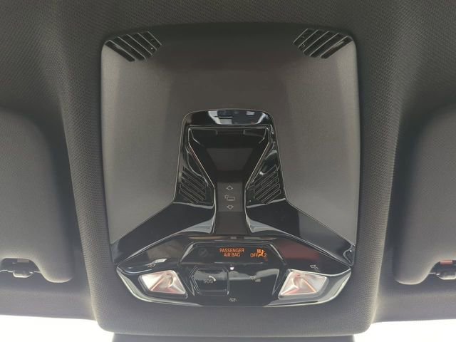 Used 2025 BMW X2 xDrive28i w/ Technology Package image 25