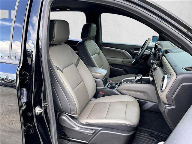 Used 2026 Chevrolet Colorado ZR2 w/ Technology Package AWD/4WD image 9