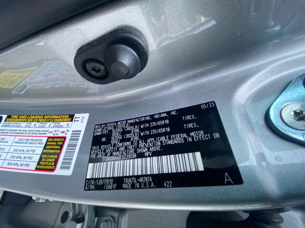 Used 2023 Toyota Highlander LE AWD/4WD image 26