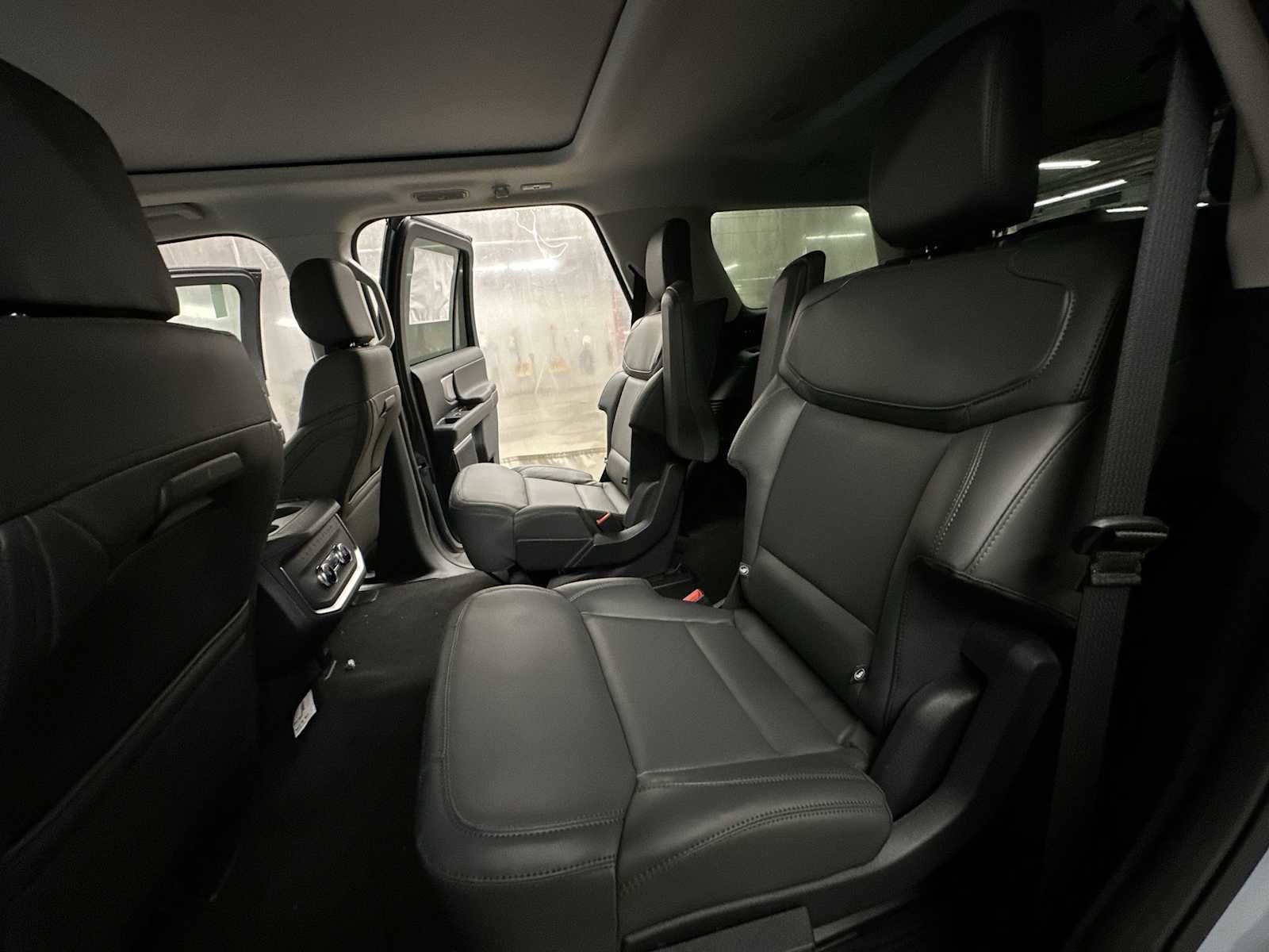 New 2026 Ford Expedition Active AWD/4WD image 17