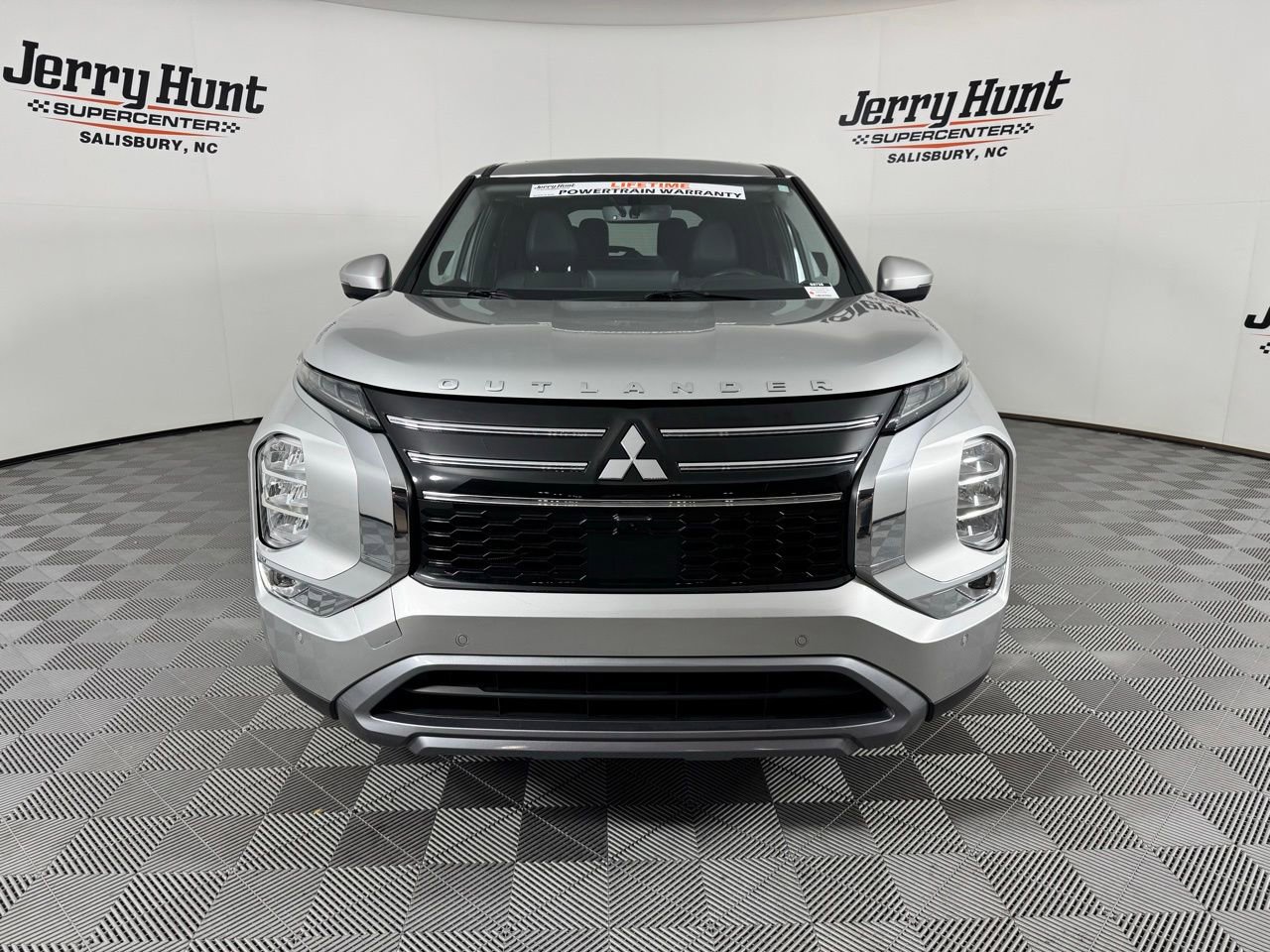 Used 2025 Mitsubishi Outlander SE FWD image 4
