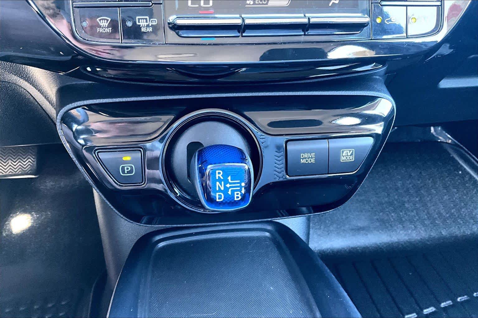 Used 2021 Toyota Prius LE FWD image 33