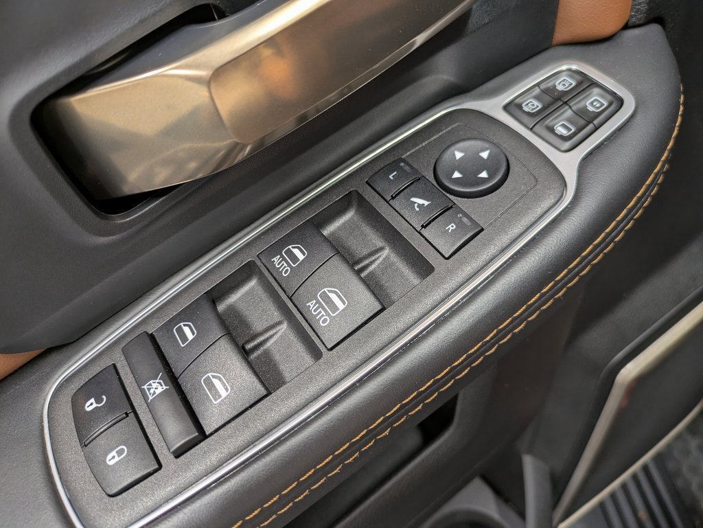 Used 2024 RAM 2500 Limited w/ Safety Group image 10