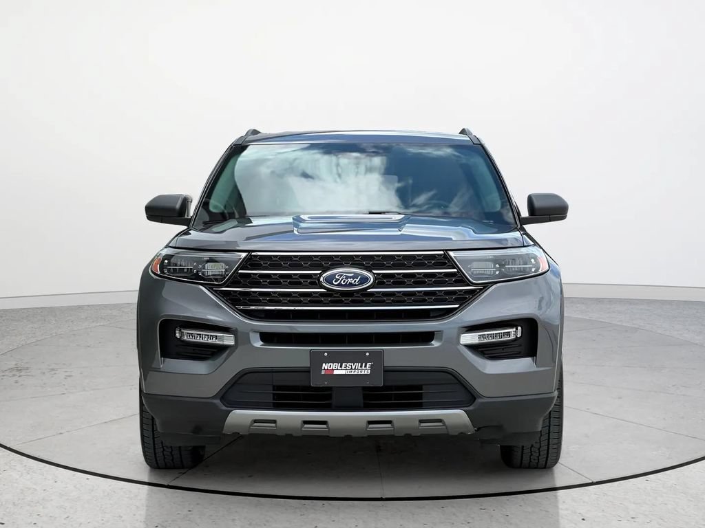 Used 2022 Ford Explorer XLT w/ Equipment Group 202A AWD/4WD image 4