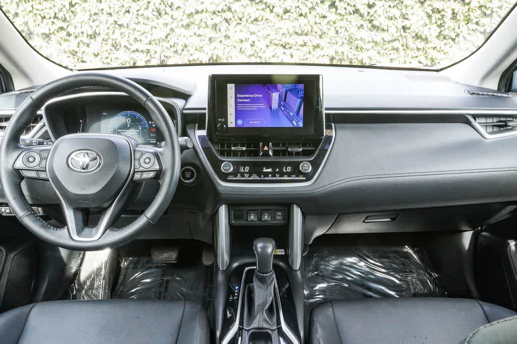 Used 2023 Toyota Corolla Cross XLE FWD image 12