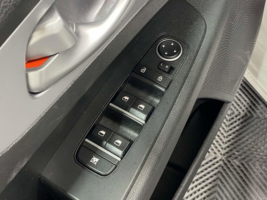 Used 2023 Kia Forte LXS image 17