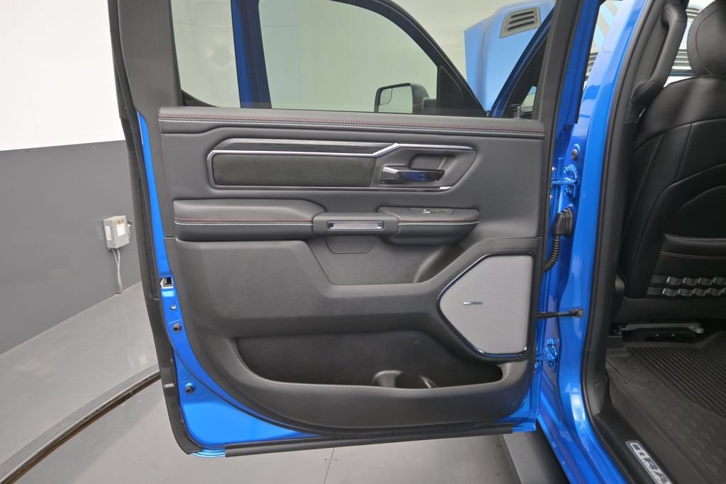 New 2026 RAM 1500 Laramie AWD/4WD image 14