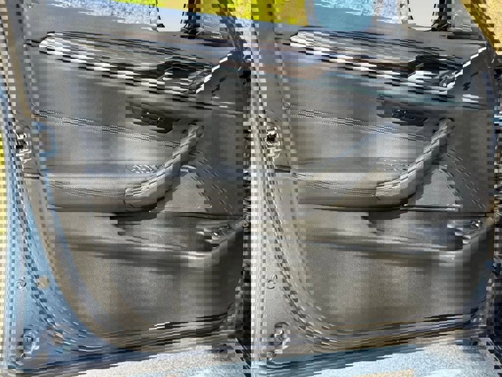 Used 2023 BMW 530e image 21