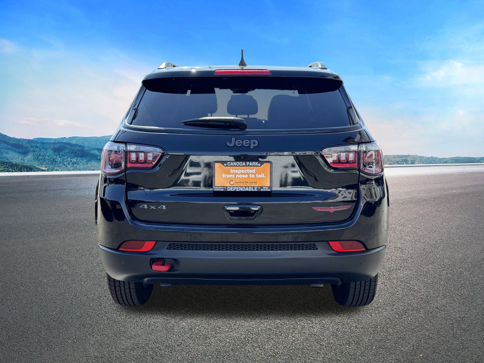 Used 2024 Jeep Compass Trailhawk image 9