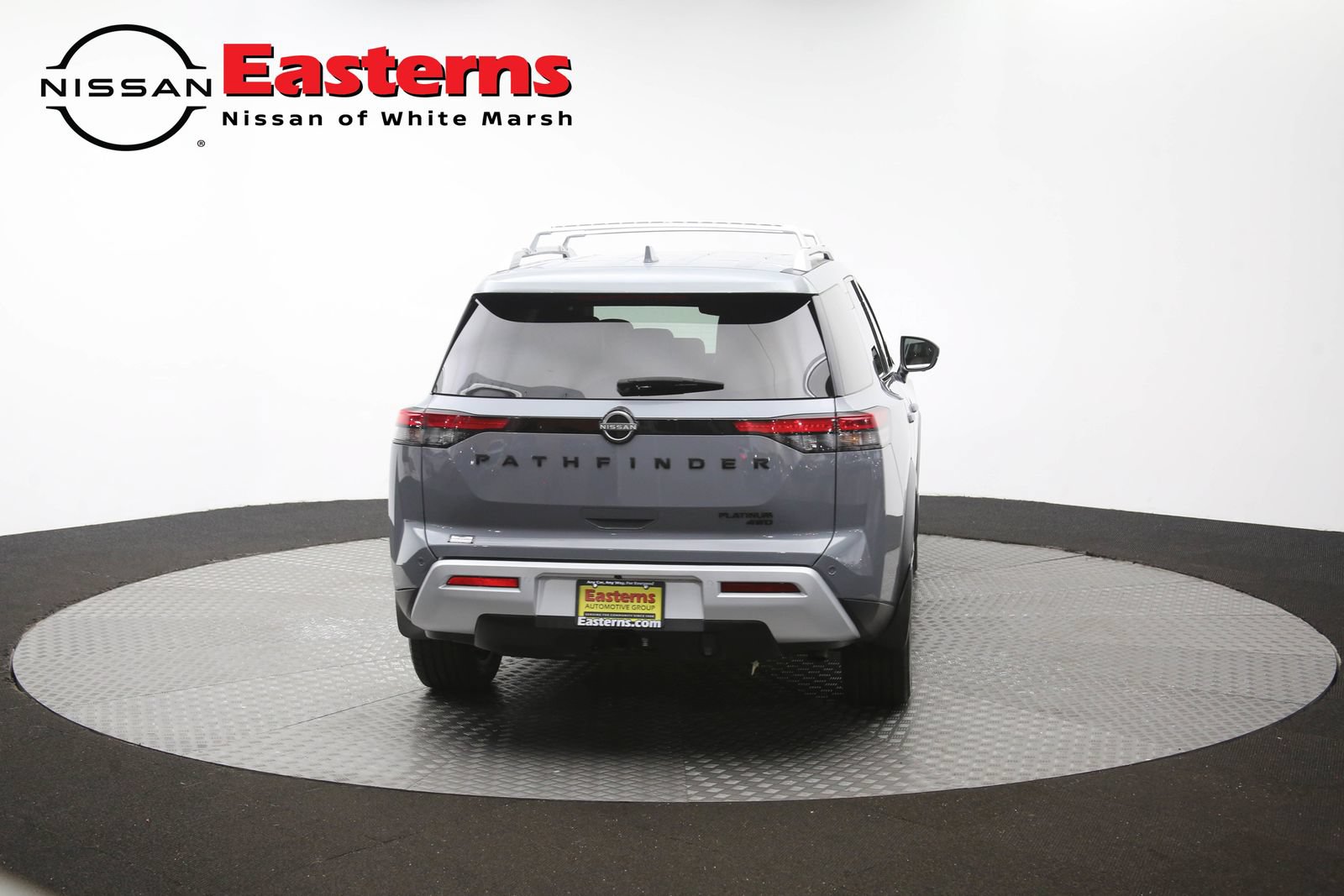 Used 2024 Nissan Pathfinder Platinum w/ Black Appearance Package AWD/4WD image 42