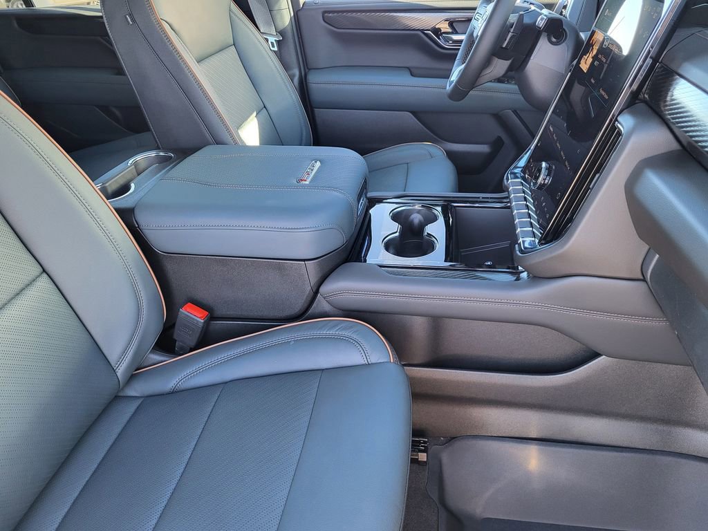 New 2026 GMC Yukon XL AT4 image 9