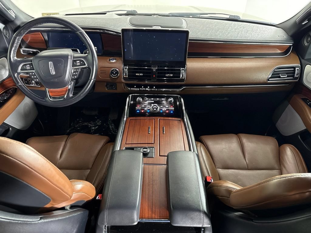 Used 2023 Lincoln Navigator L Reserve AWD/4WD image 14