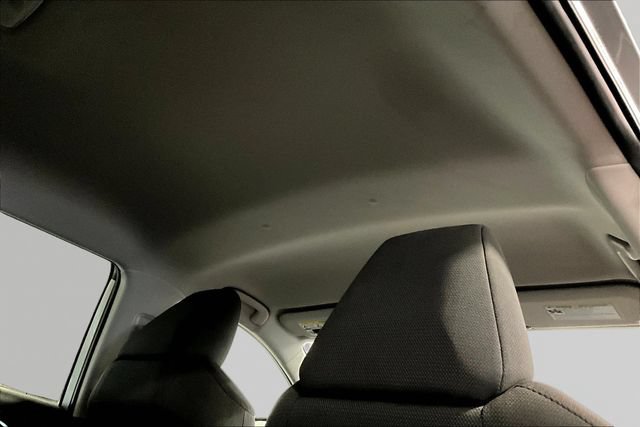 Used 2022 Toyota RAV4 XLE AWD/4WD image 28