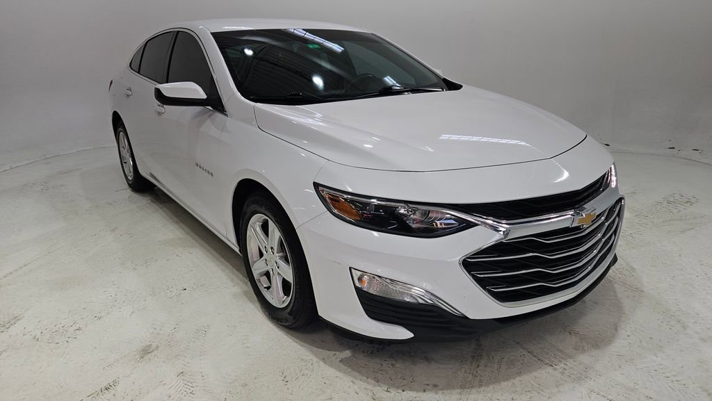 Used 2021 Chevrolet Malibu LS w/ Driver Confidence Package II image 3