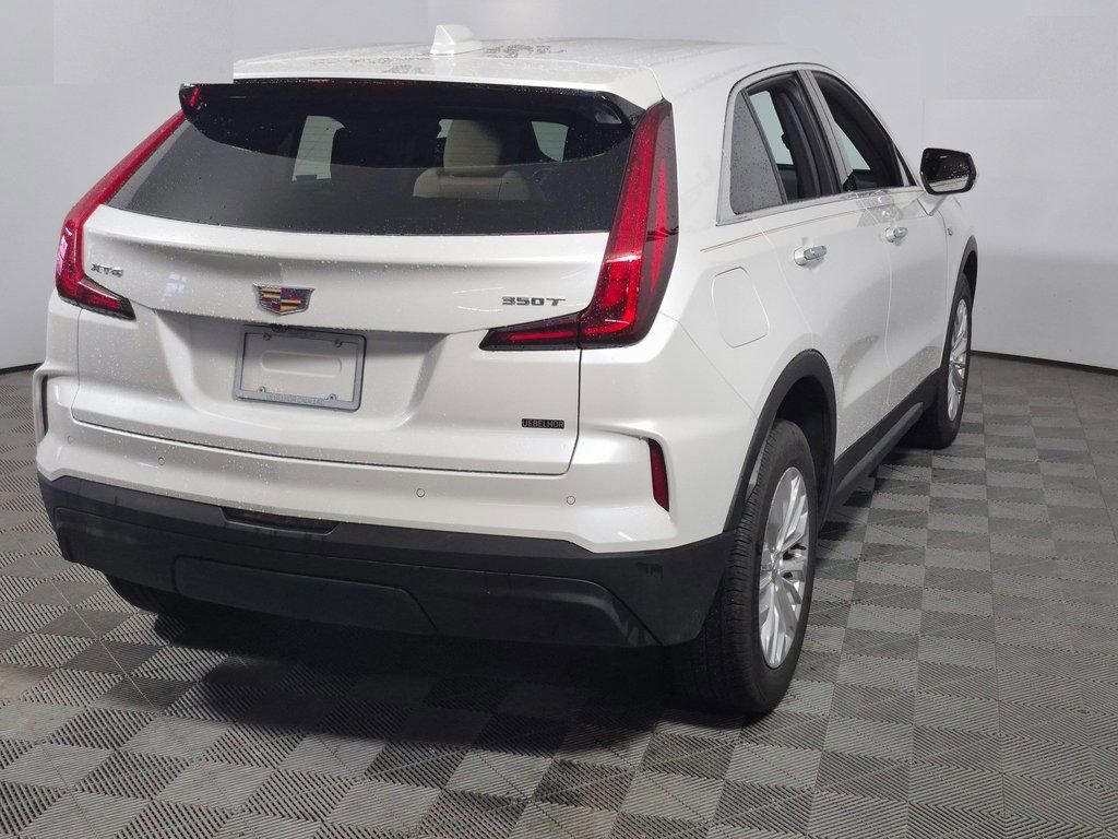 Certified 2024 Cadillac XT4 Luxury w/ Cold Weather Package image 7