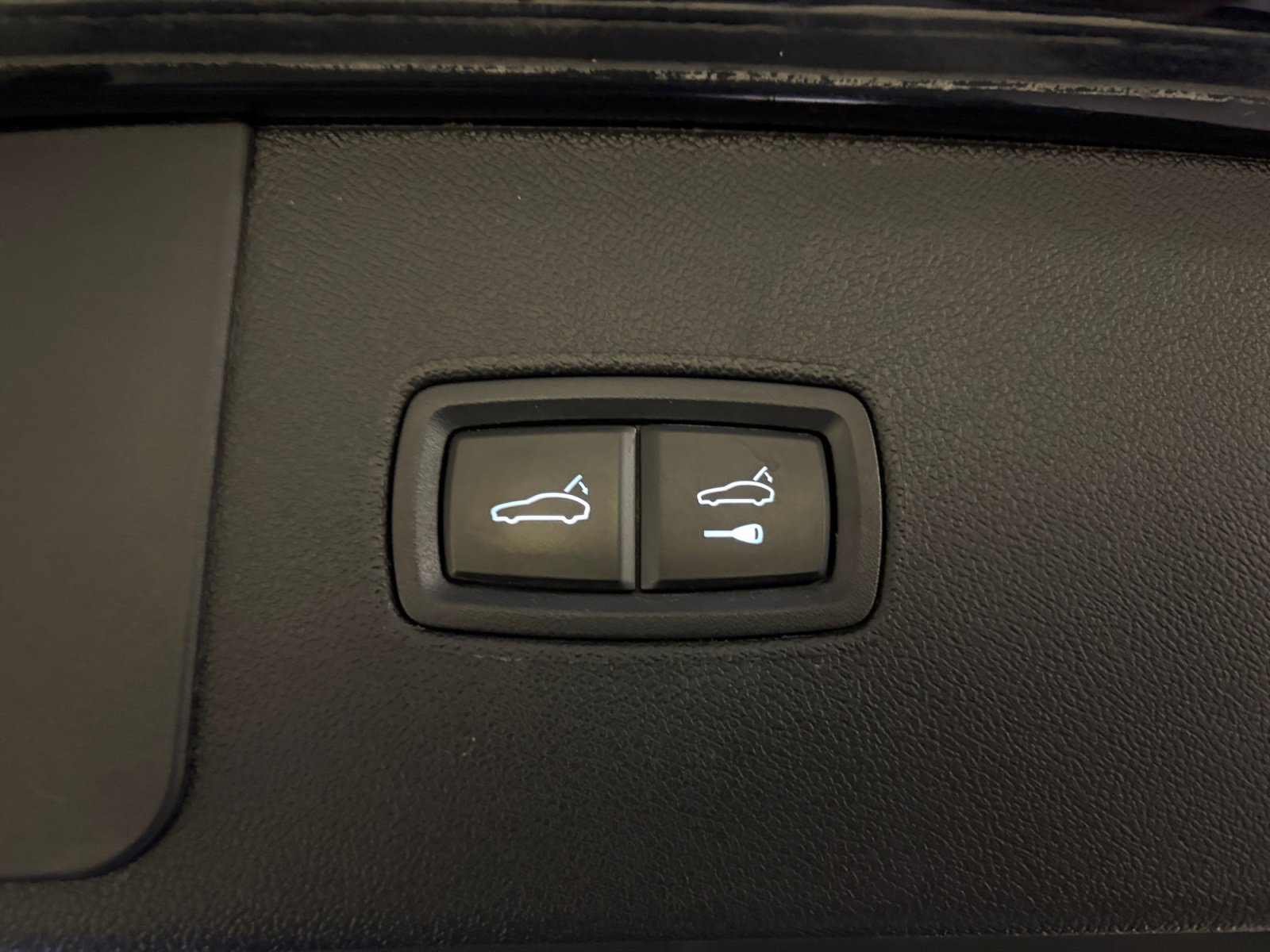 Certified 2023 Porsche Cayenne AWD/4WD image 31