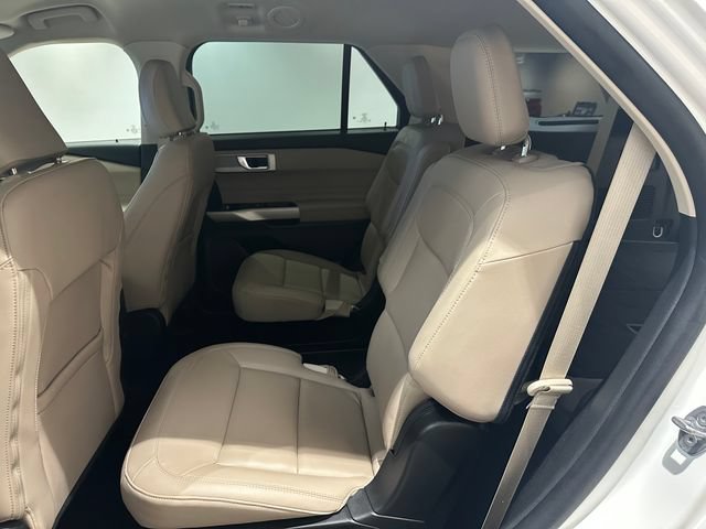 Used 2023 Ford Explorer XLT w/ Equipment Group 202A AWD/4WD image 19