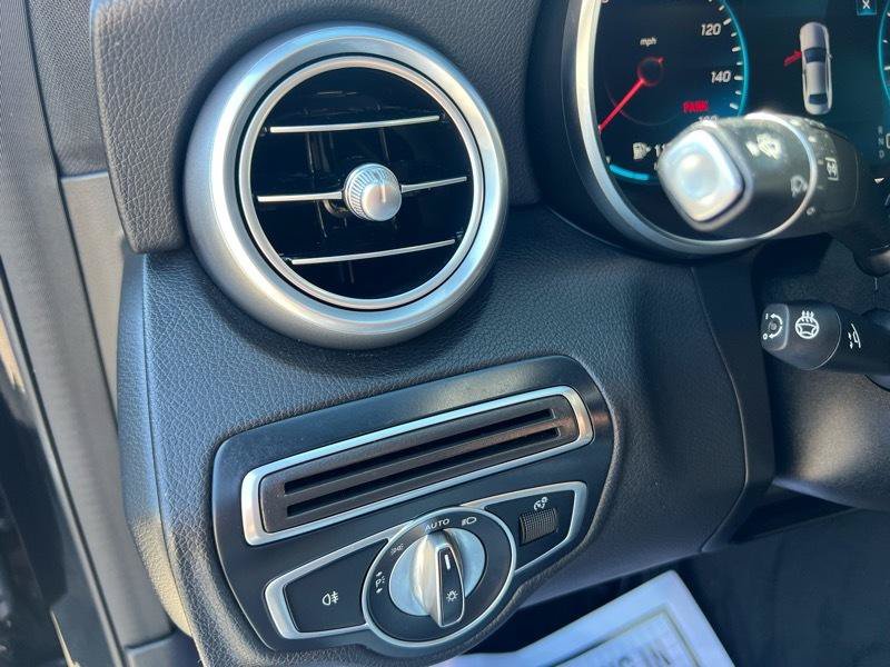 Used 2021 Mercedes-Benz C 300 4MATIC Sedan image 21