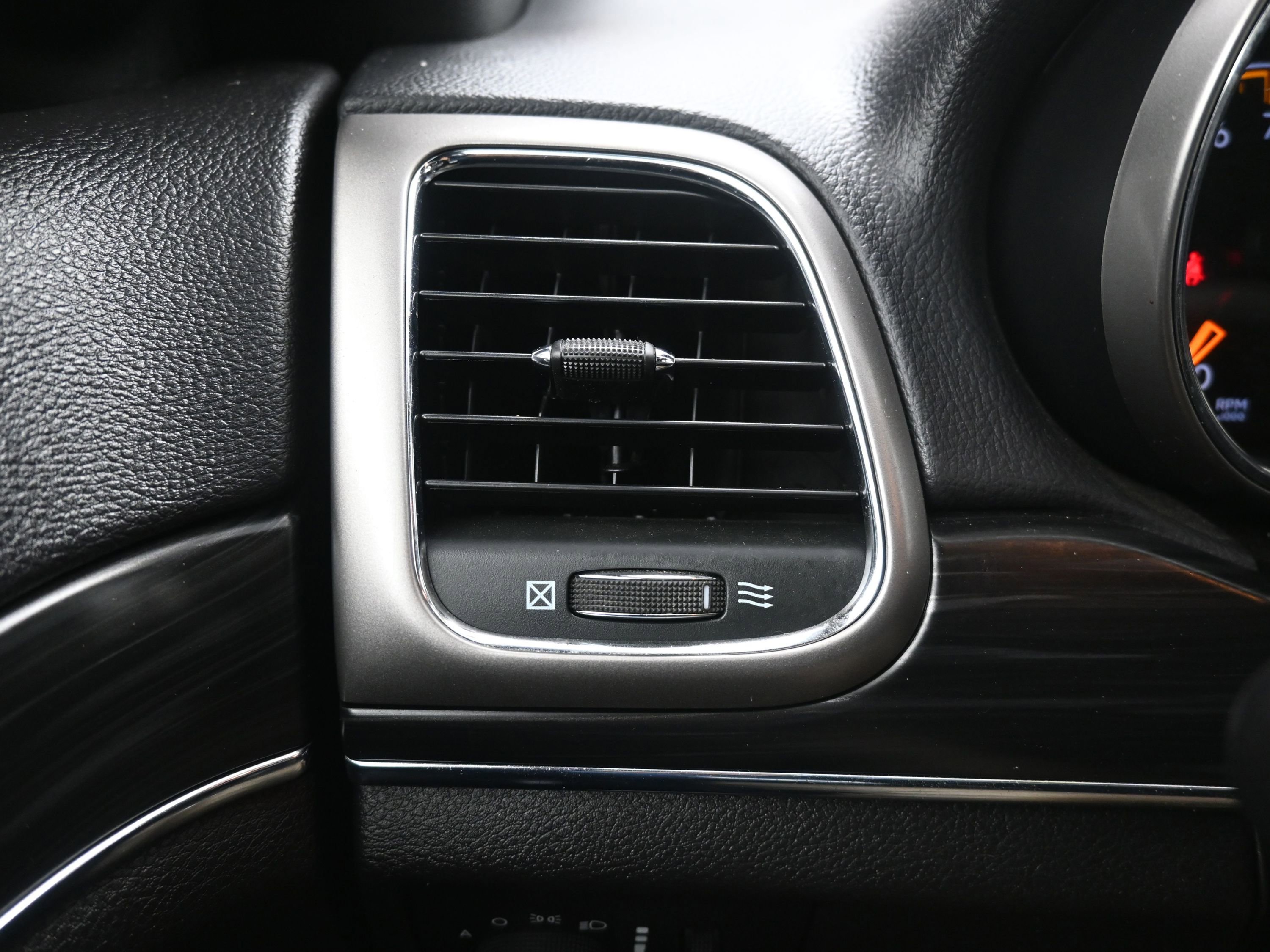 Used 2021 Jeep Grand Cherokee Limited w/ Trailer Tow Group IV image 18