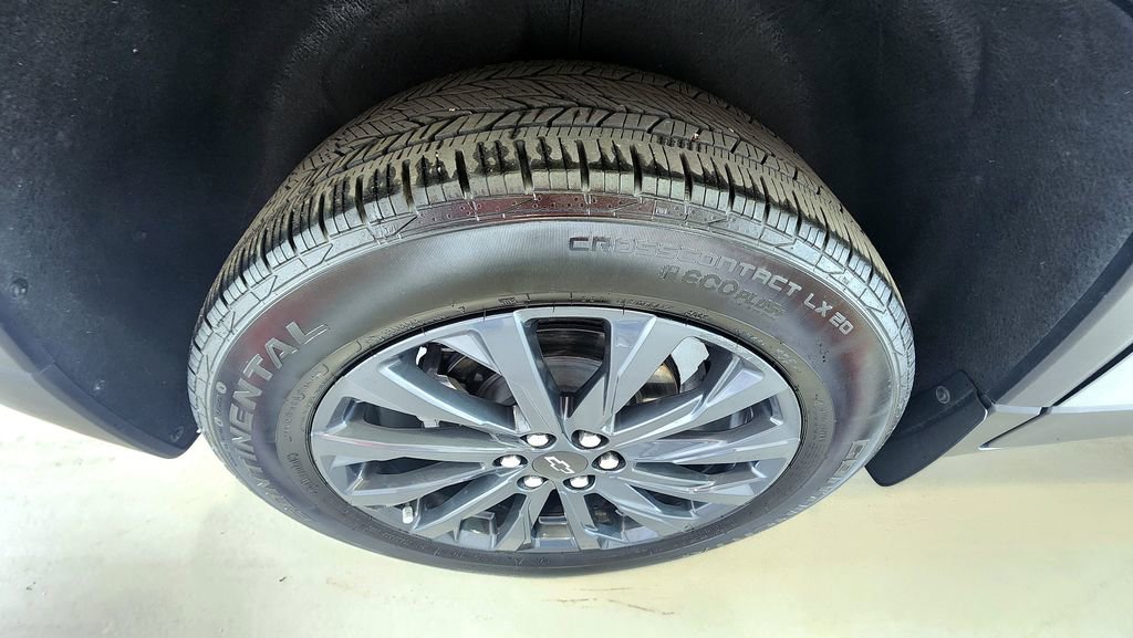 Used 2023 Chevrolet Traverse RS image 54