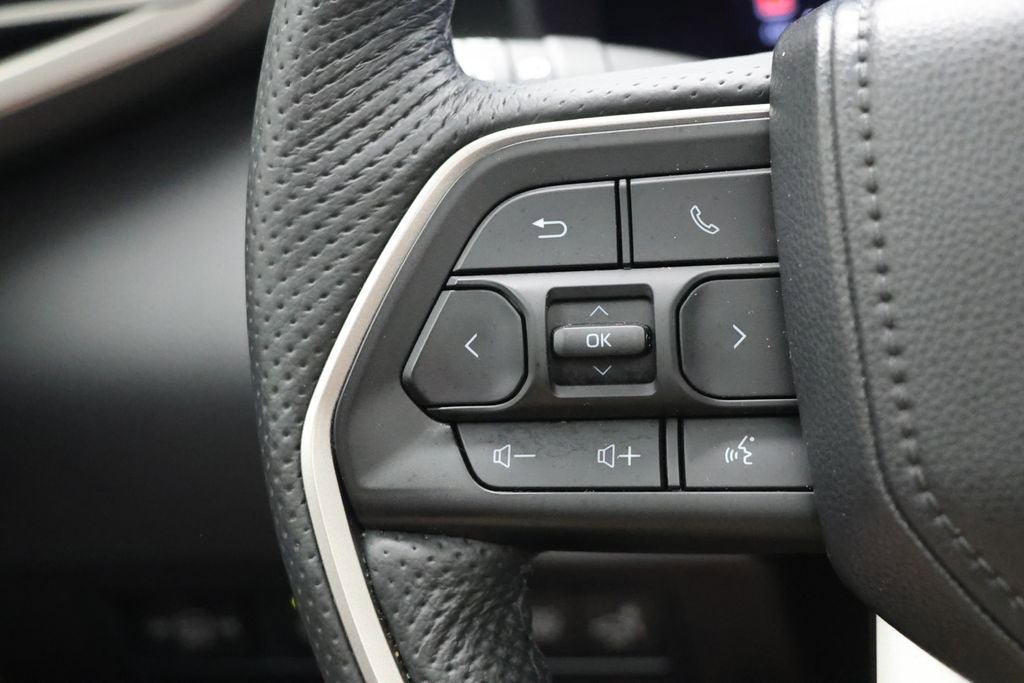 Used 2025 Toyota Sequoia Limited AWD/4WD image 20