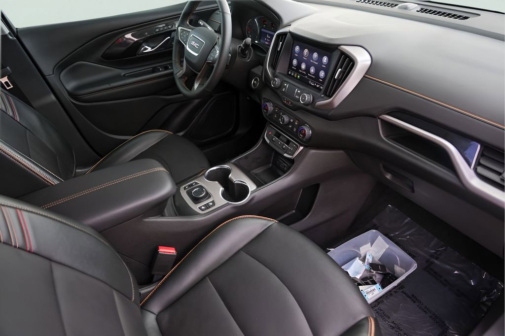 Used 2024 GMC Terrain AT4 image 31