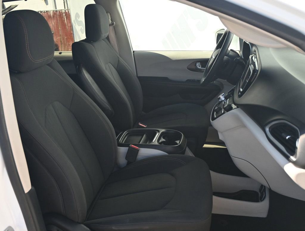 Used 2018 Chrysler Pacifica Touring Plus image 16