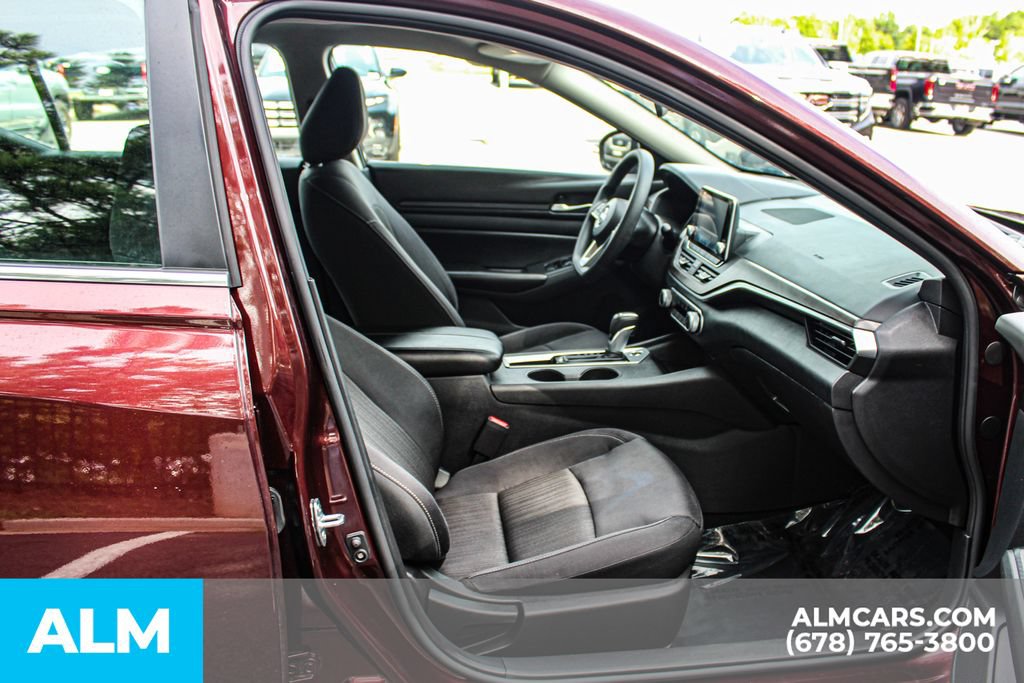 Used 2025 Nissan Altima 2.5 SV FWD image 20