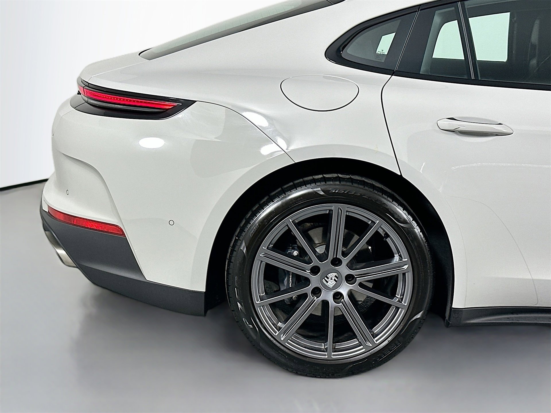 New 2025 Porsche Panamera 4 image 13