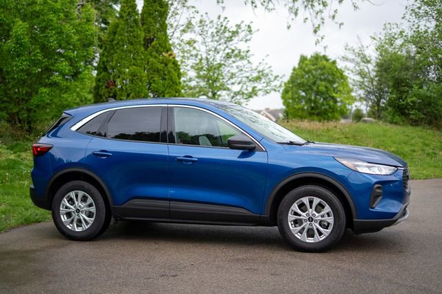 Used 2023 Ford Escape Active w/ Tech Pack #1 AWD/4WD image 4