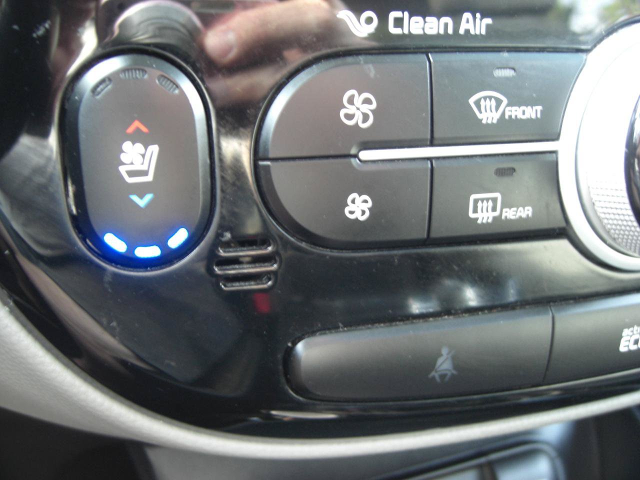 Used 2016 Kia Soul + w/ Primo Package FWD image 27