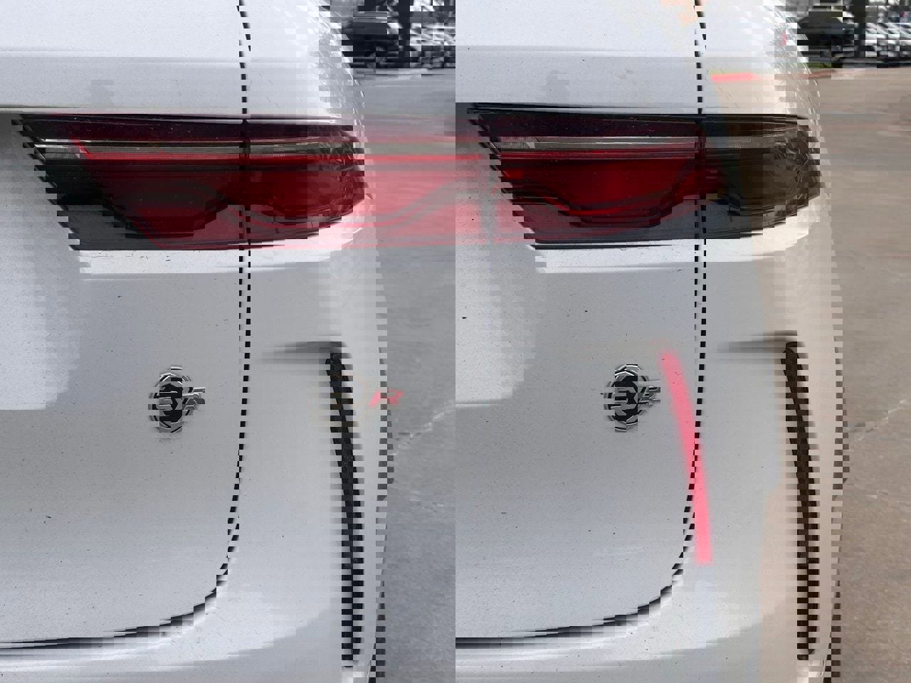 Used 2021 Jaguar F-PACE SVR image 13