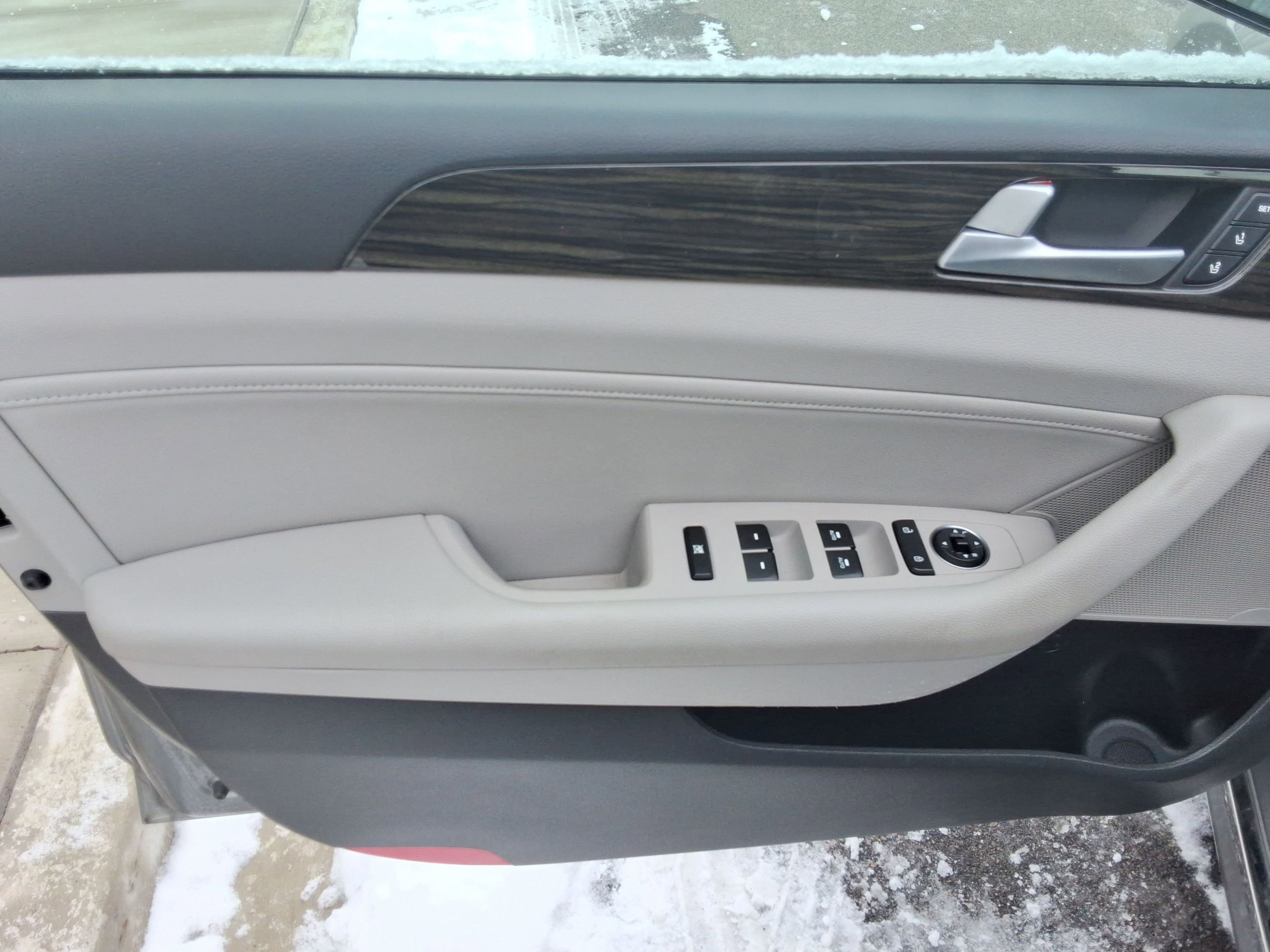 Used 2017 Hyundai Sonata Limited w/ Ultimate Package 02 image 22