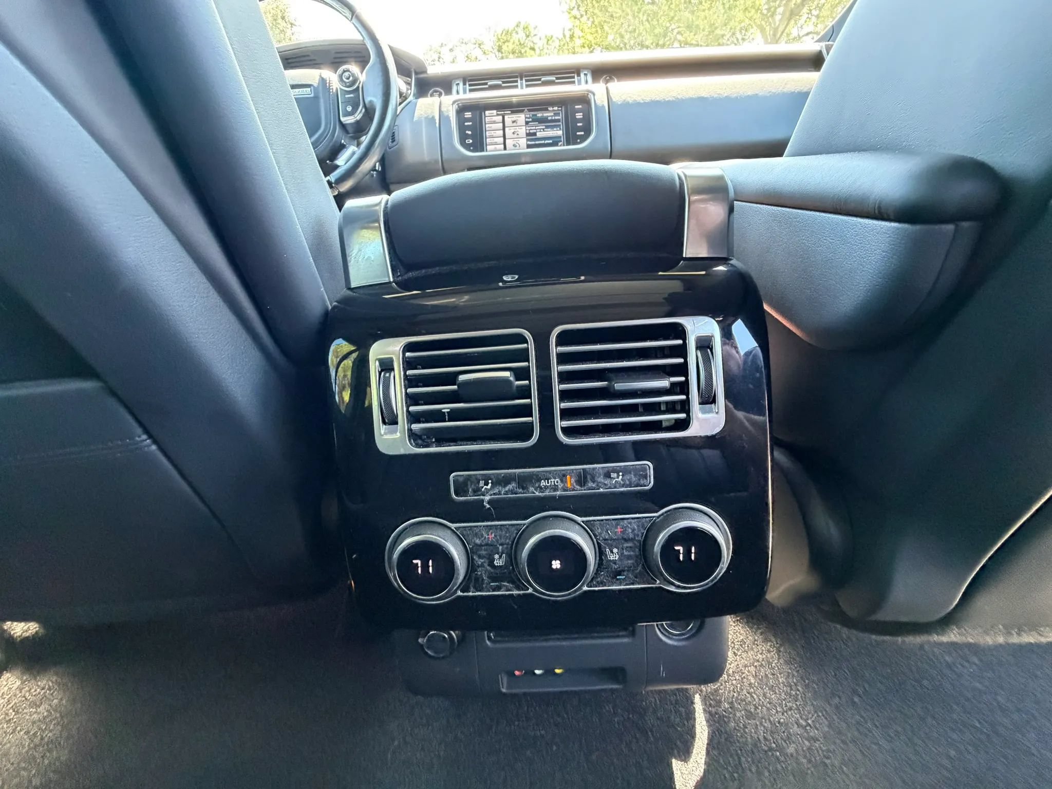 Used 2014 Land Rover Range Rover Supercharged AWD/4WD image 26