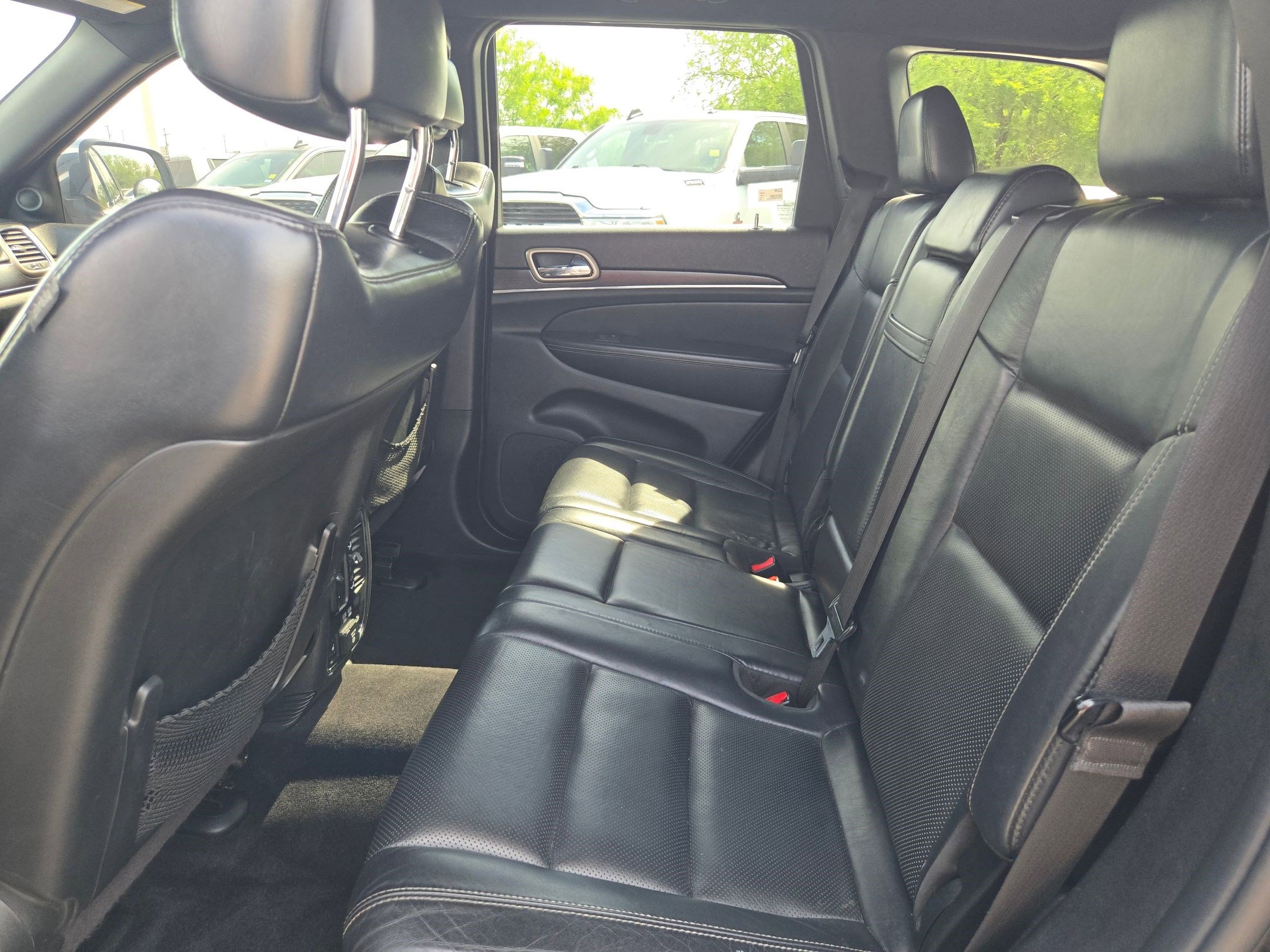 Used 2014 Jeep Grand Cherokee Limited w/ Luxury Group II AWD/4WD image 13