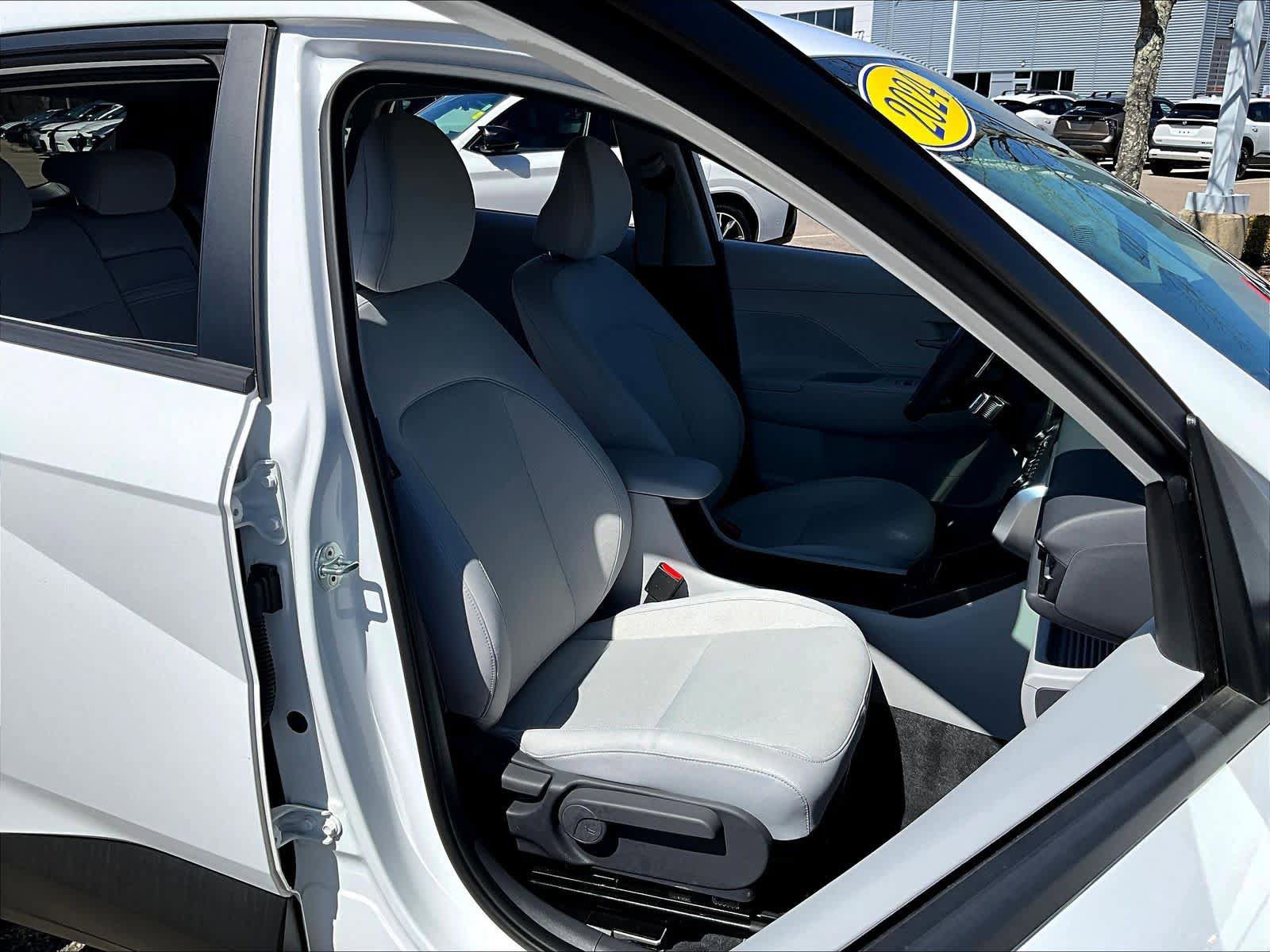 Used 2024 Hyundai Kona SEL w/ Convenience Package AWD/4WD image 11