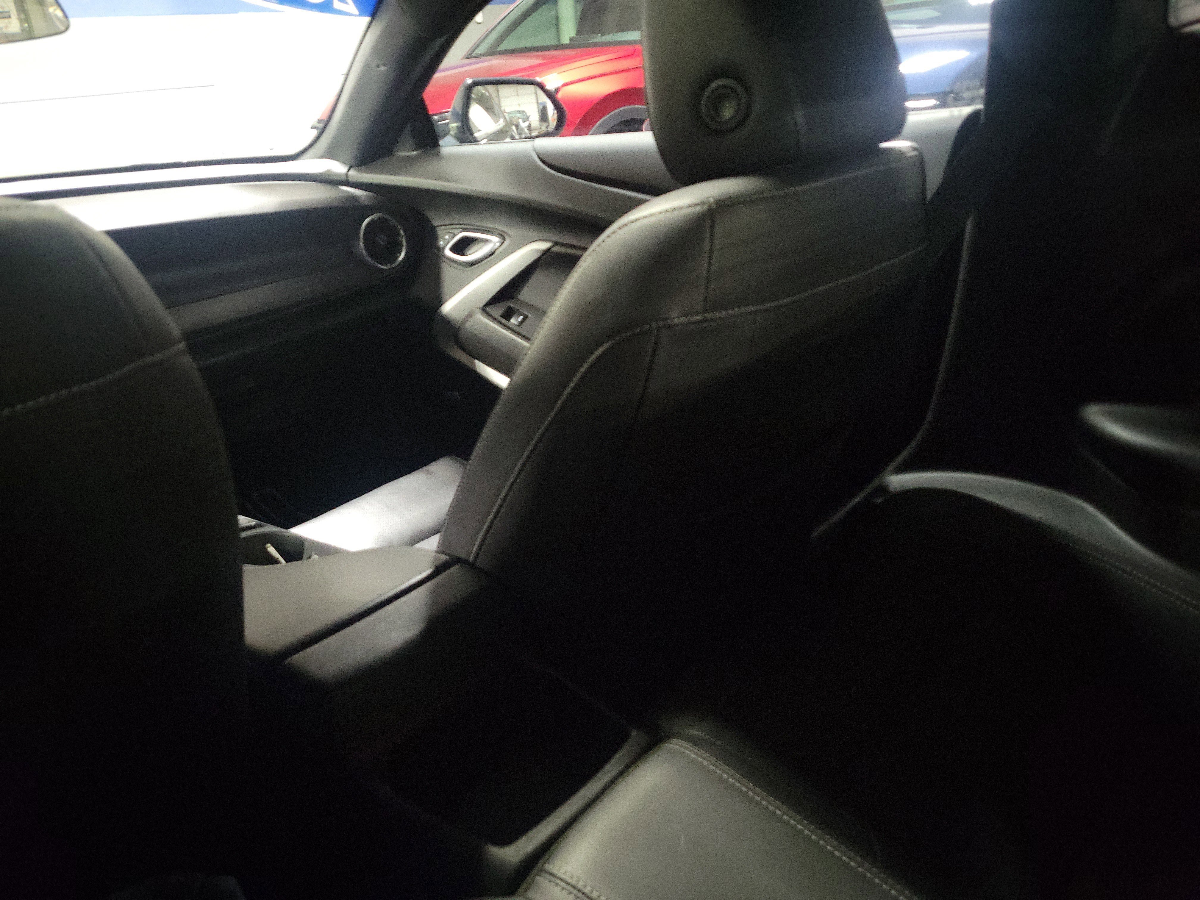 Used 2020 Chevrolet Camaro LT w/ RS Package image 9