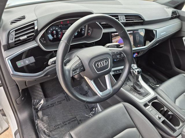 Certified 2024 Audi Q3 2.0T Premium w/ Convenience Package AWD/4WD image 11