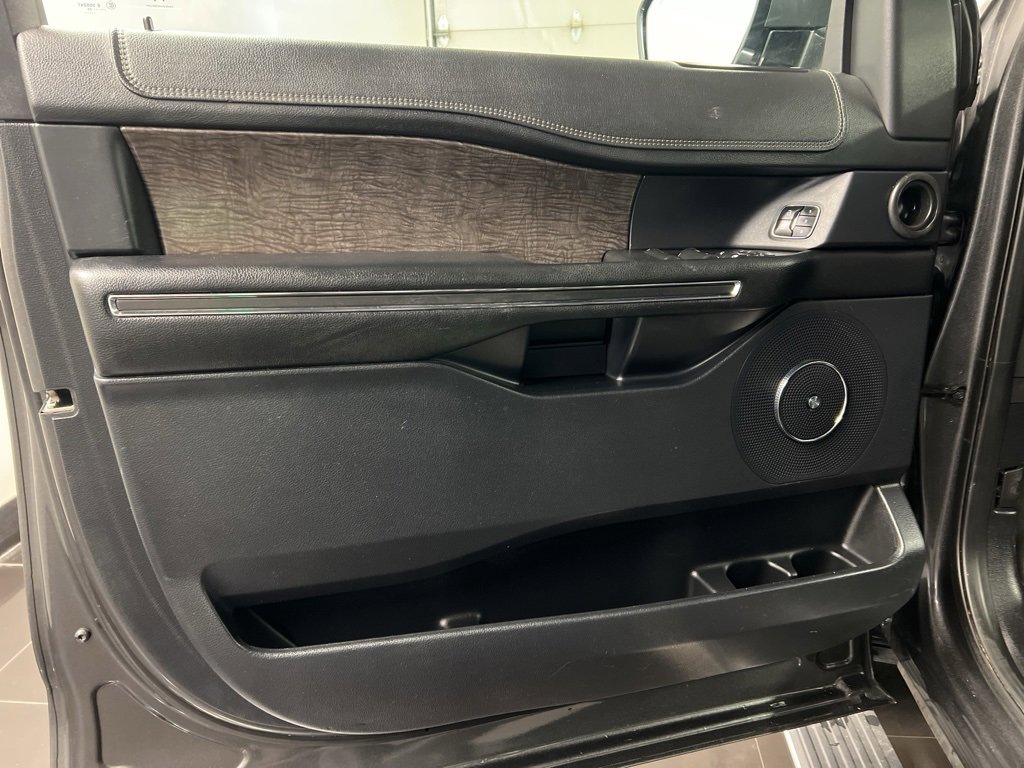Certified 2020 Ford Expedition Limited w/ Special Edition Package image 30