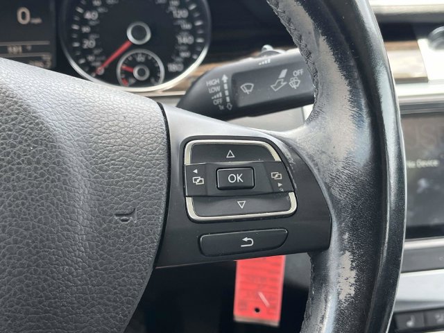 Used 2015 Volkswagen CC Executive FWD image 28