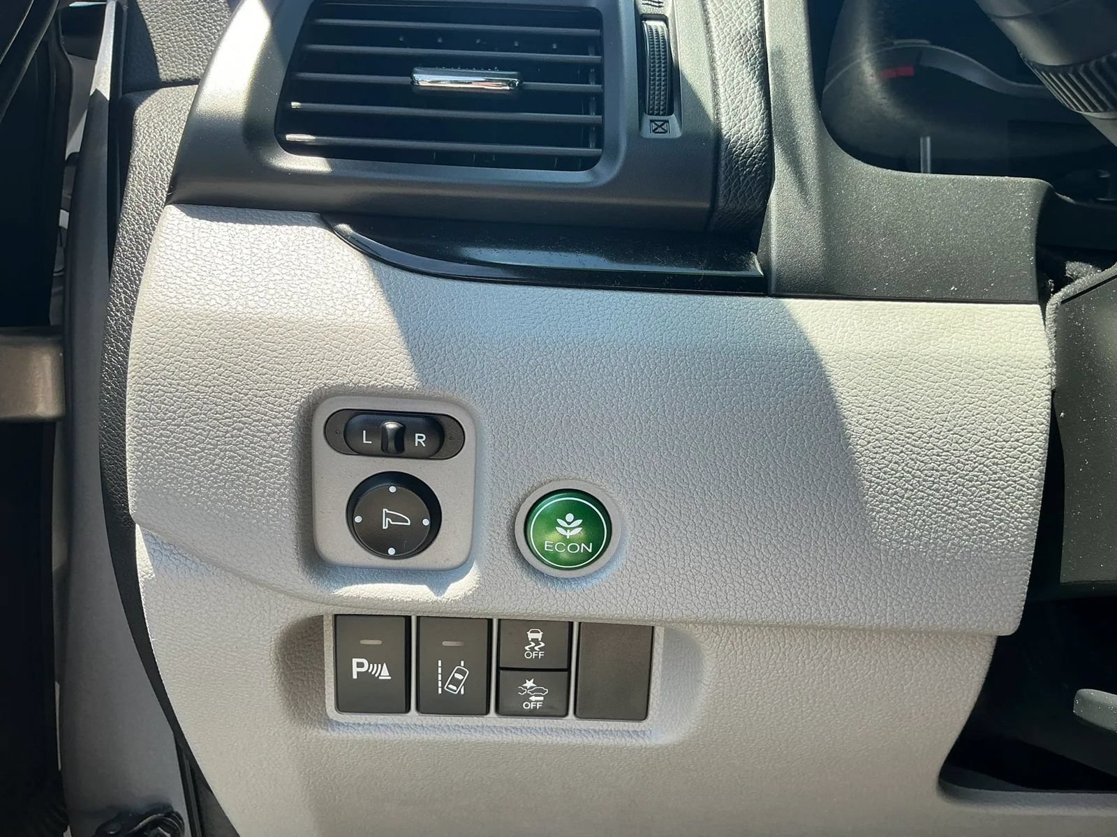Used 2016 Honda Pilot Touring image 28